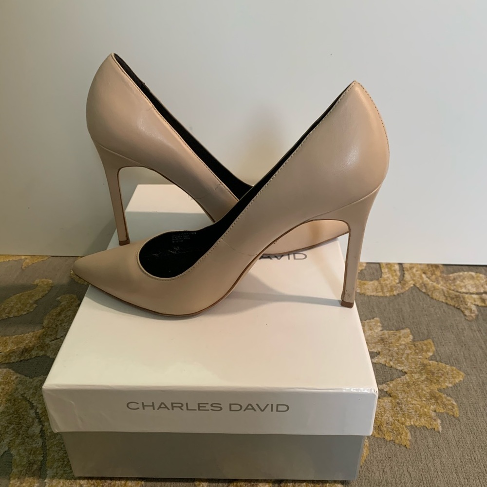 Charles David Nude pumps